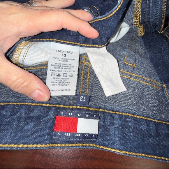 Tommy Hilfiger Vintage Y2K 90’s Preppy Embroidered Logo Denim Shorts - Picture 13 of 15